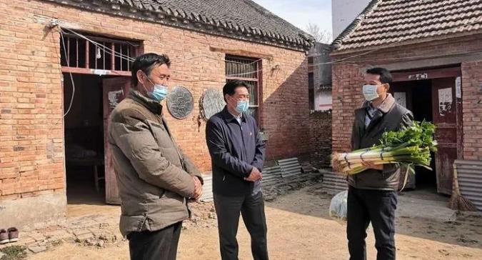 淮阳区四通镇时庄村党支部送菜助力疫情防控